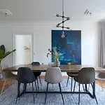 Spacious Danish Design Downtown Koppenhága